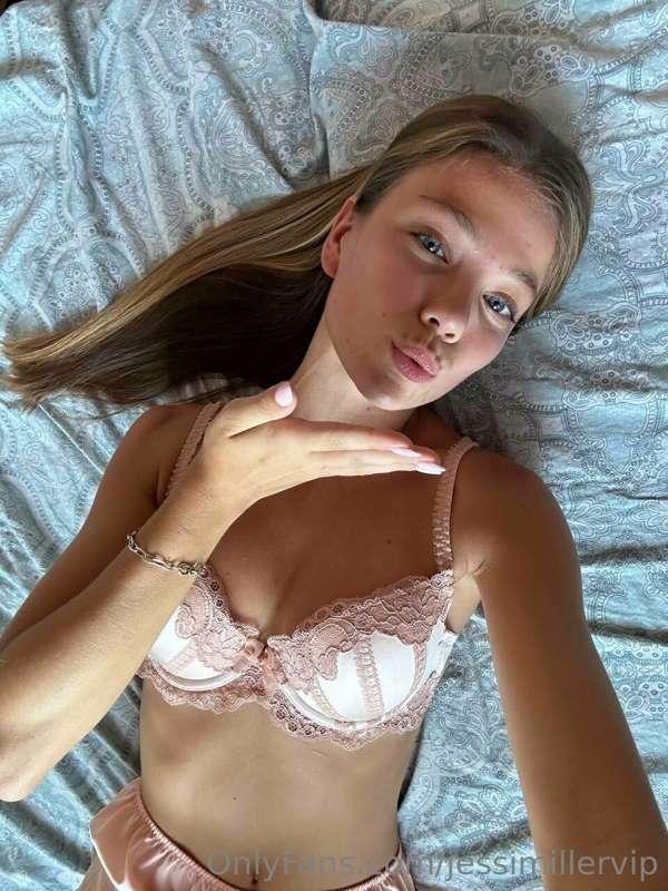 Won't u answer my kiss😘?