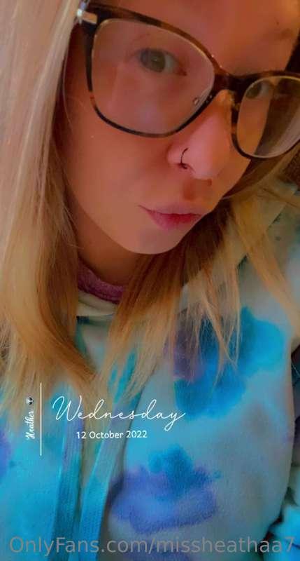 Heyyy. I’m wearing clothes in this one. ;)