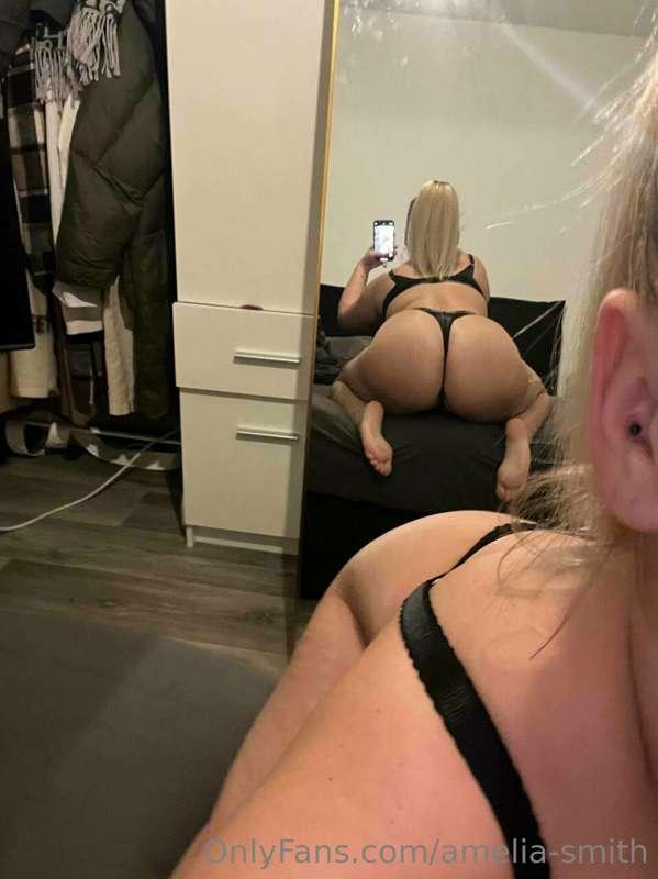 spank me please 😈