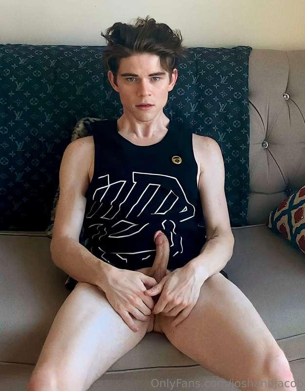 Come sit on it 😈💦