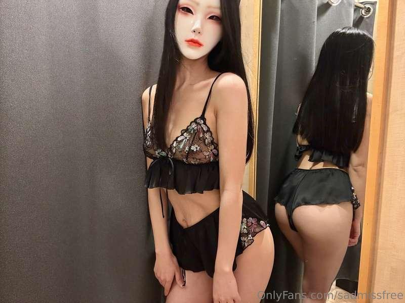 Tell me in the comments how much you like skirts 😋 I think t..