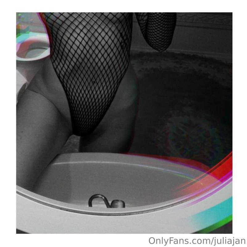 Come play 😘

www.onlyfans.com/themuseproject
