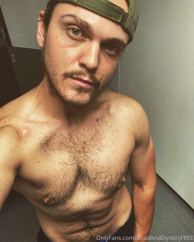 Another day, another sweaty gym session for Dimitrij. Anyone..