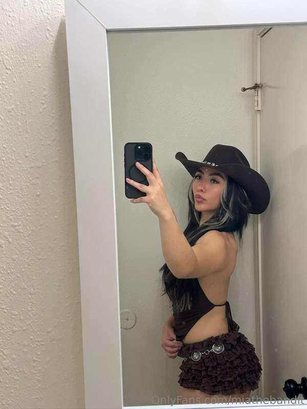saddle up, baby. i don't do slow rides.