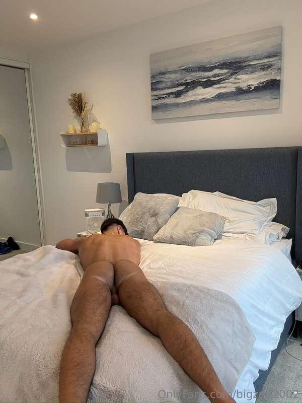 Waiting to be oiled up, would you give me a hand? 