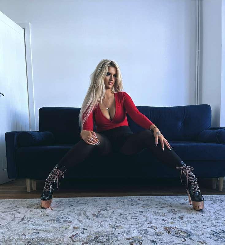 Should I spread these legs even further? 🙊