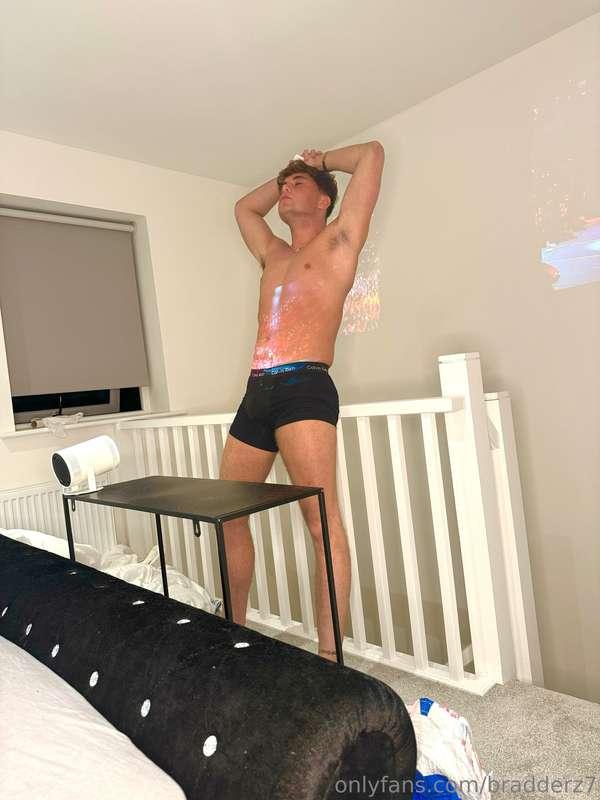 Fuck it I’ll pose instead ? 🤣😳 @bradderz7   Remember REBILL ..