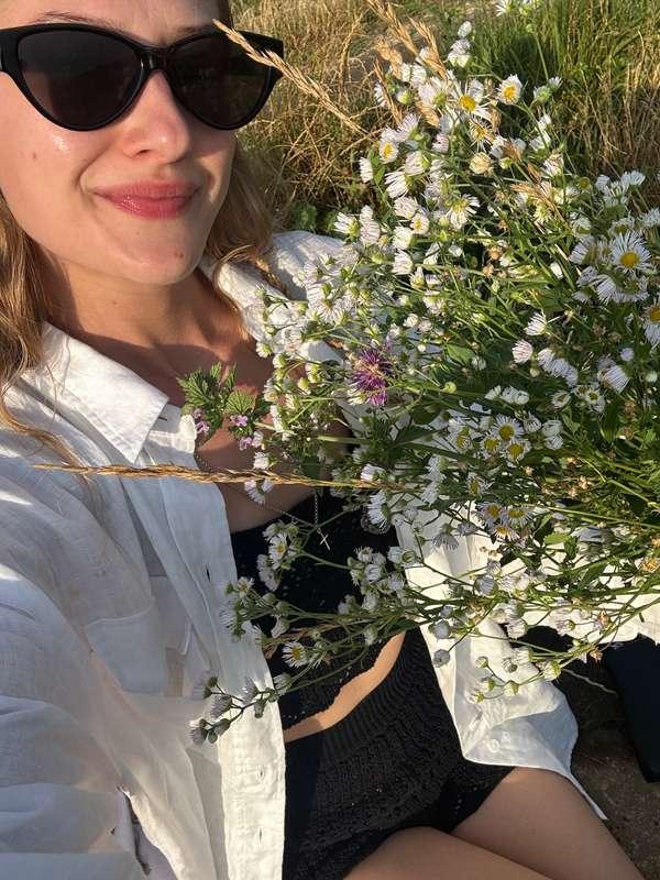Spoil me with flowers 🌸
