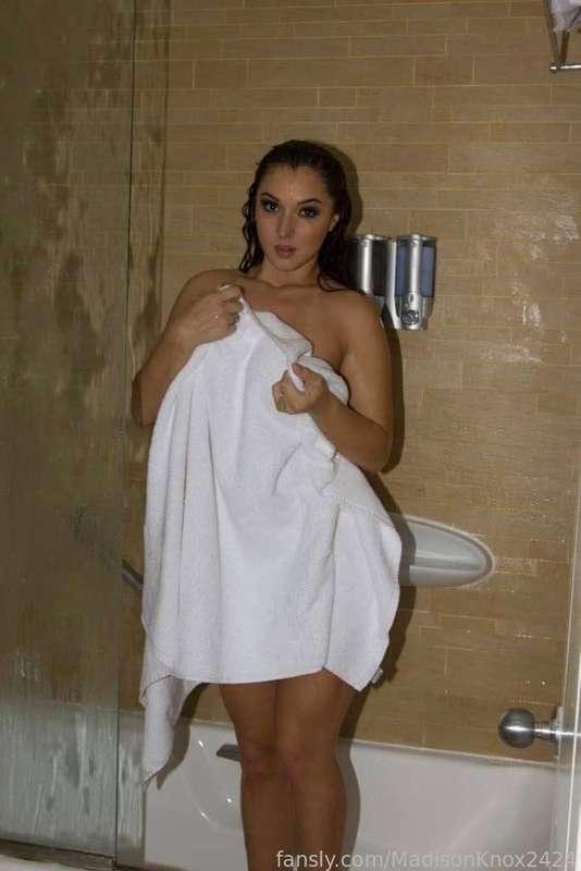 madisonknox2424 image #0