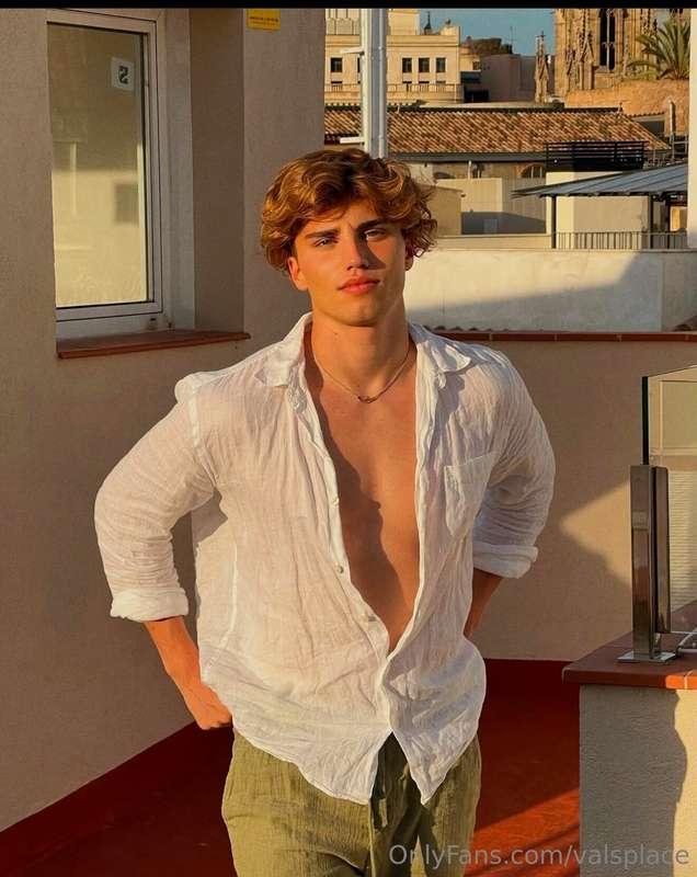 I love it when my torso is a little visible.... Doesn't that..