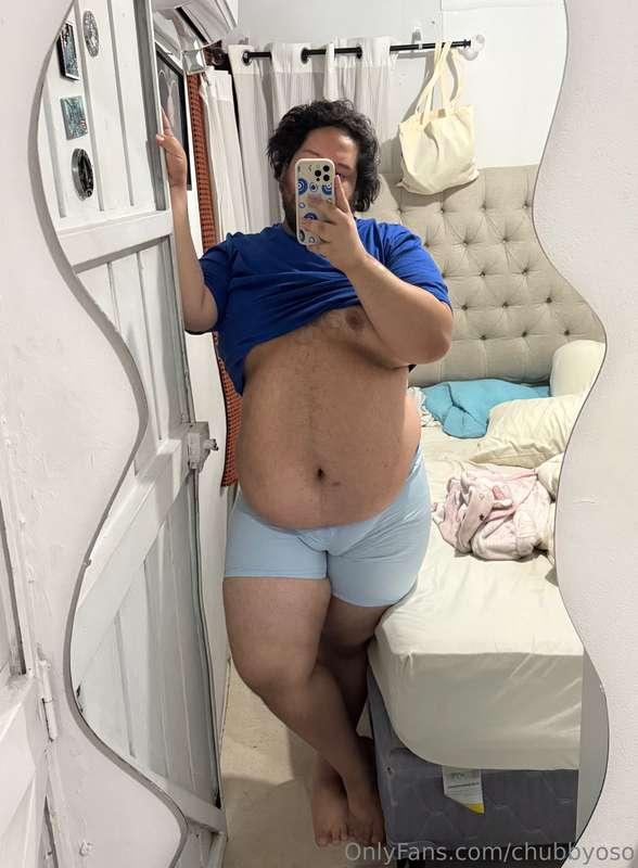 Estoy solito y necesito compañía, quien me quita la ropa 😋 I..