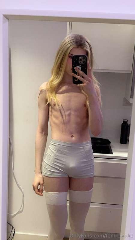 femboyuk1 image #2