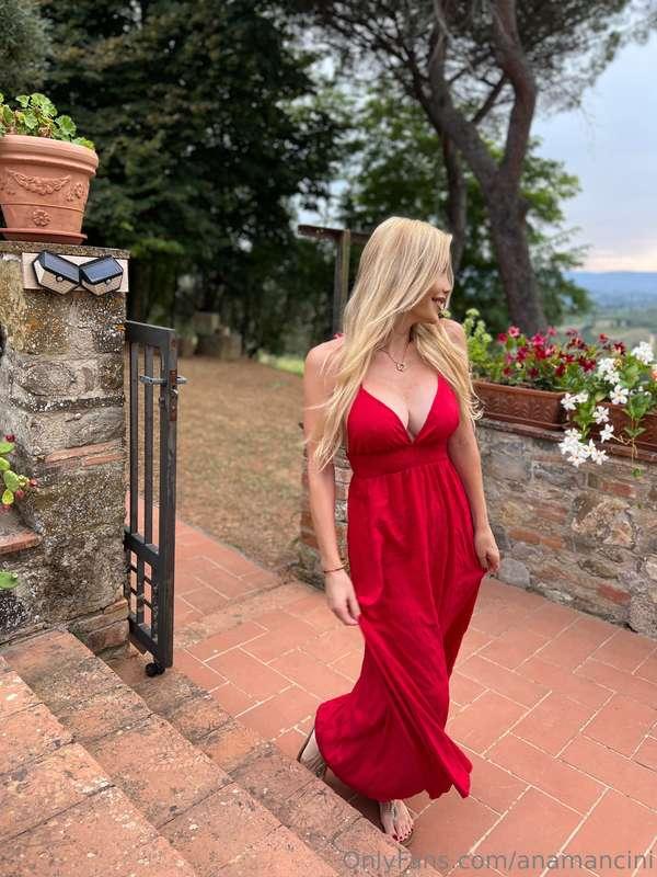 Lady in red ❤️ Happy weekend my loves 🫂🥰