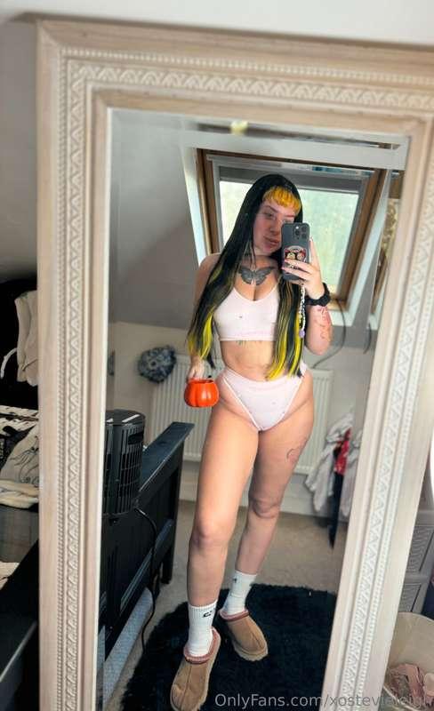 My relax attire 🥰 would you join me?