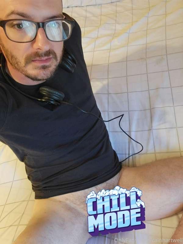 it's so cold today 🥶 come warm me up pls 

uncensored: @cain..