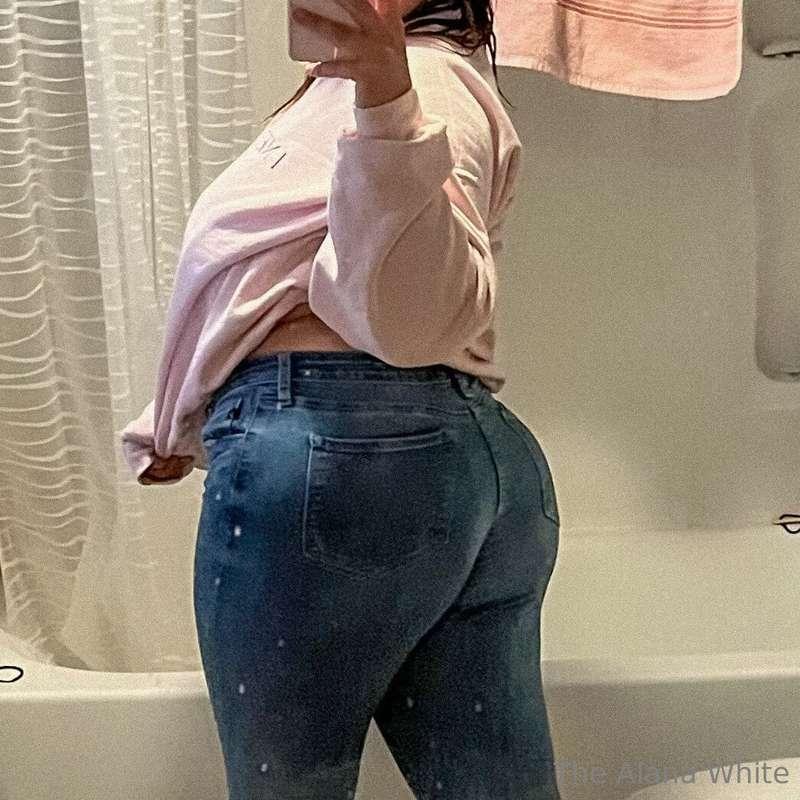 Double cheeked up on a Tuesdayyyy 😜  Any tip gets you the no..