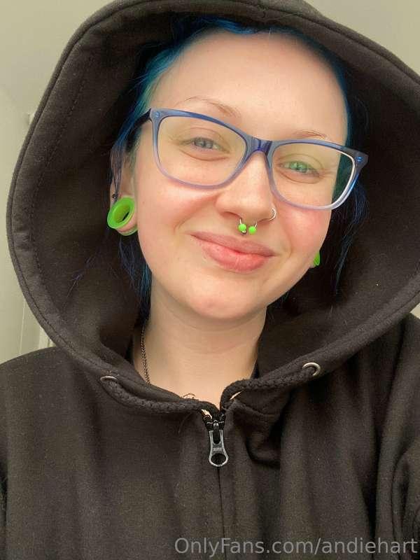 like if you think i’m cute without makeup 

like if you thin..