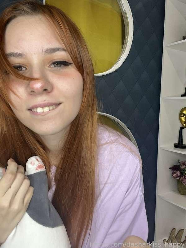 I've always dreamed of playing the guitar. But I don't have a guitar.😉😁🔥


#cutie #cuteface #funnygirl #skinnyteen #ginger #barelylegal #babyface
