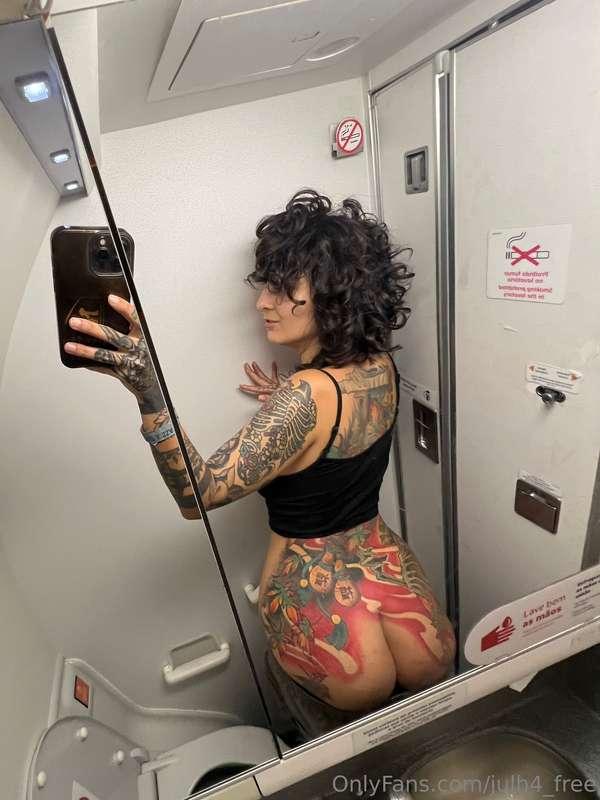 I'm all alone and really horny 🥵 will you talk dirty me? 😈