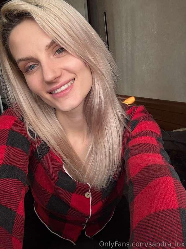 I'm not sure what's brighter; my smile or my red pajamas 😝❤️