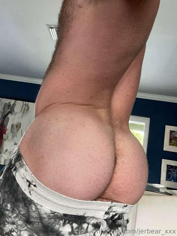 Who likes a furry crack? 🍑 