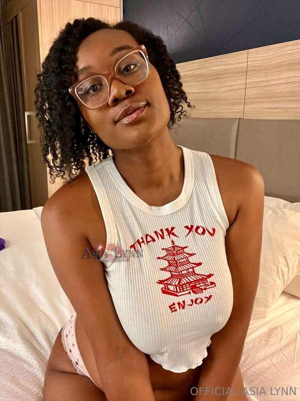 # want some titty pics in this shirt? 😛🍈