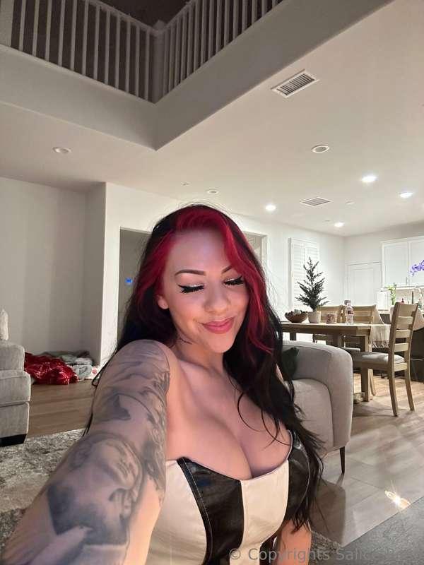 Kinda wanna make a titty video…..you wanna see that?😋😋😋😋😋 AL..