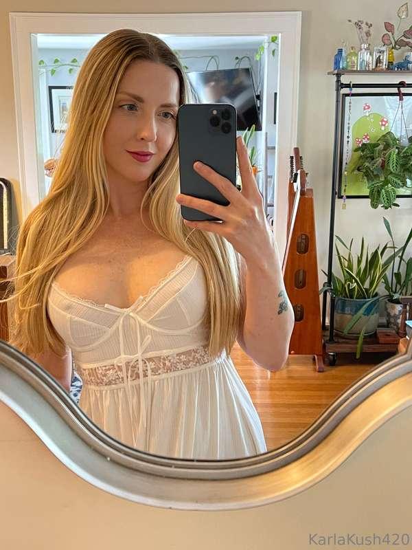 Cute🍒🤍