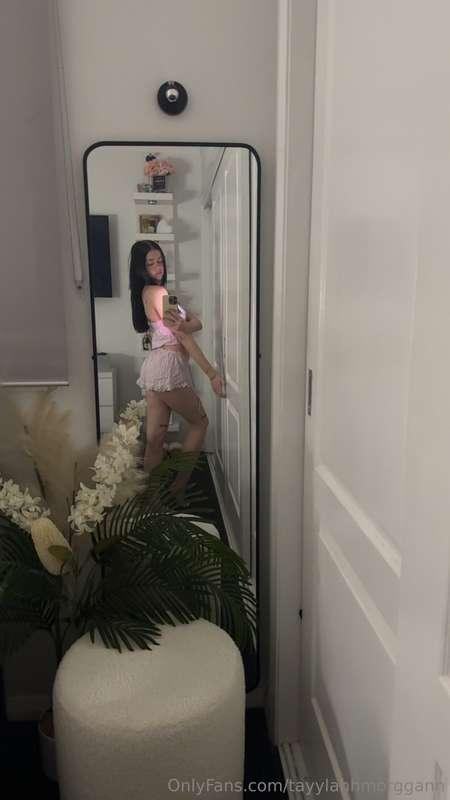 Feelin' horny! Did you catch what's on your DMs yet?😋