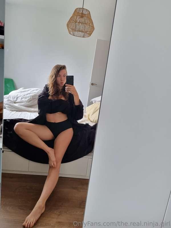 Swipe to uncover my bra :)) And if this post collects 500 li..