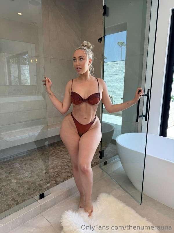 Can you guess what I wanna do with you right now? 😈🚿
