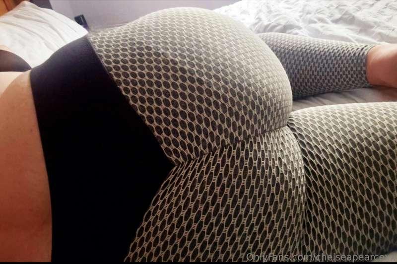 "Last chance to make me yours for 8 hours… ❤️🔥 Imagine steam..