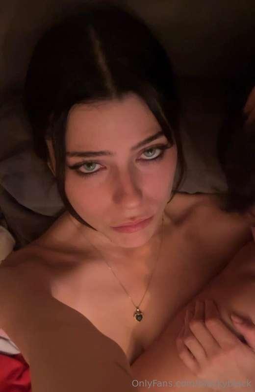 Blake is getting me ready to fuck me 🤟🏻🖤