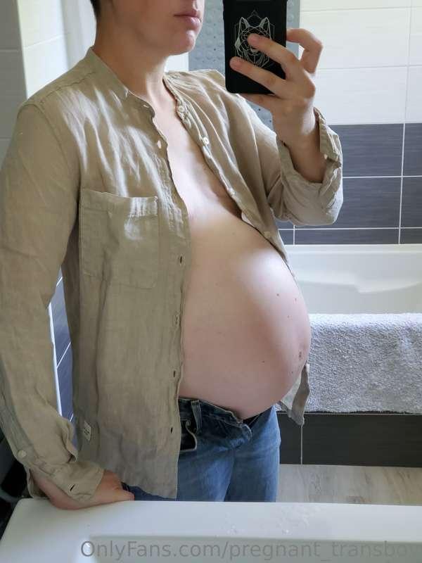 pregnant_transboy image #0