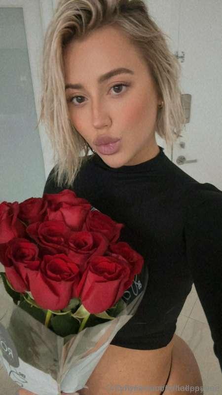 Can someone get me roses?