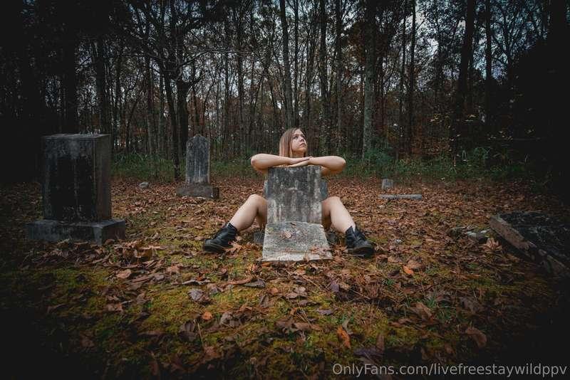 All uncensored pictures on my main page @livefreestaywild or..