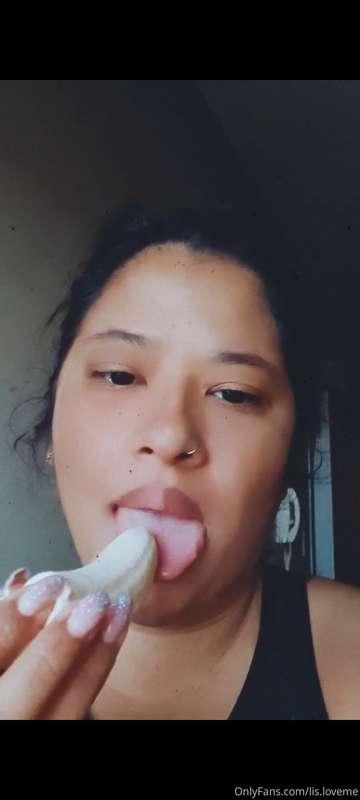 I love eating banana in the morning🍌🍌🍌