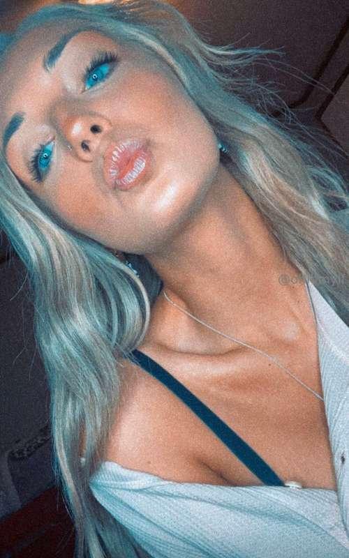 My main page @ohiomylf is $4 for an entire month 😍 