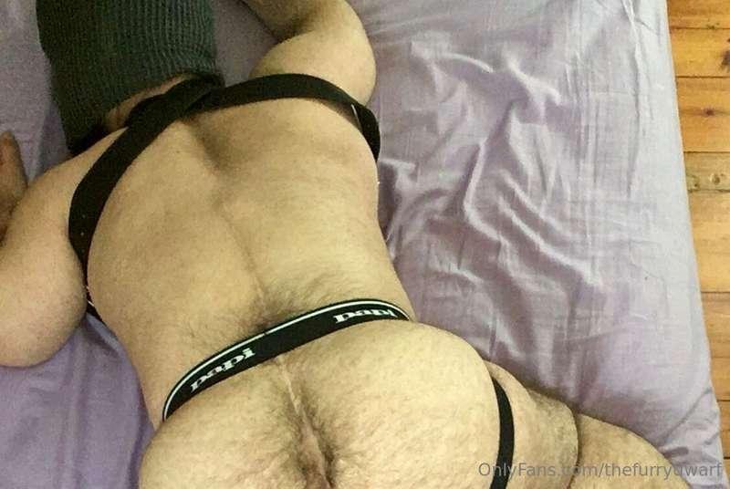 big hairy thirsty bum #cropped