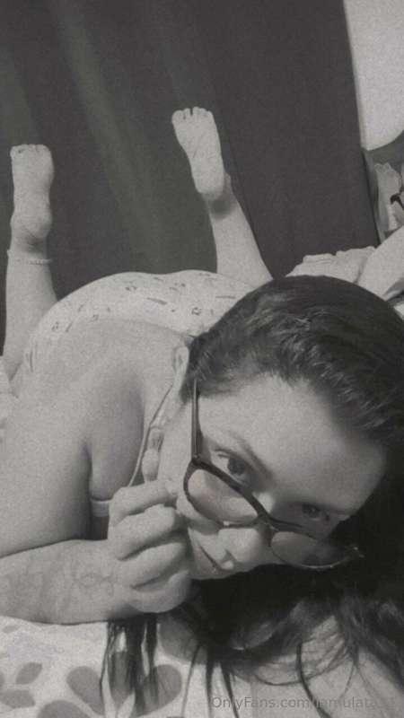 What would you do to me in this position!! 🍑👣 A couple of th..