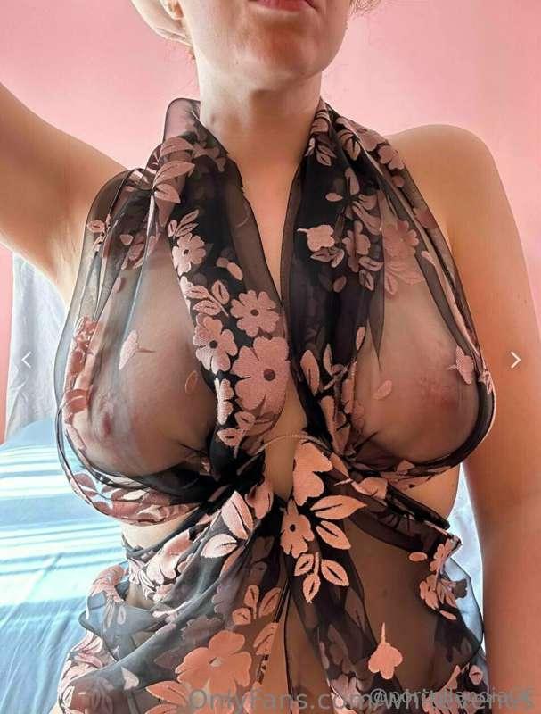 PORCONA 🐷 DETECTED 🎯

Lei è @whitevenus seguitela subito è l..