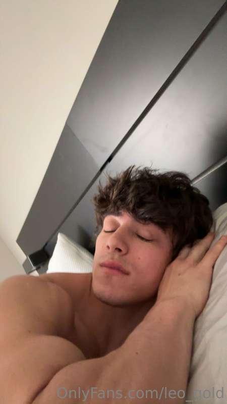 WWYD if you wake up next to me?