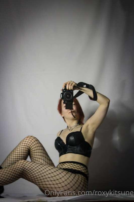 Well, who wanted to see the inner kitchen?)
however, this ti..