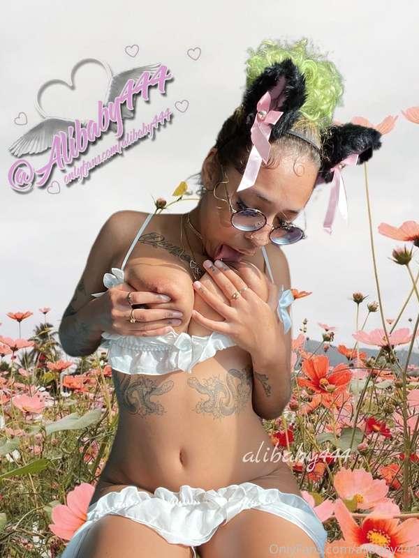 4 pics. saved the best for last! for my bbs who like seeing ..