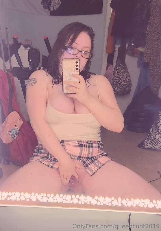 Come fill me up. I'm so tight and it's so wet and warm 😋🤤🥵