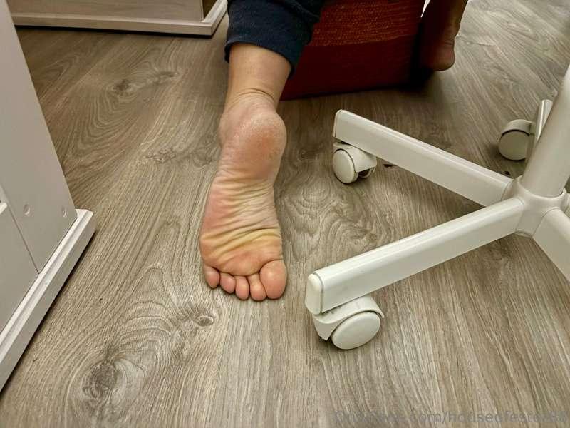 *I wish you had a nice Christmas…with love from my sexy sole..