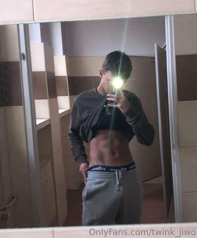 First school day I celebrated with hot sneak pics 😉😜🥳