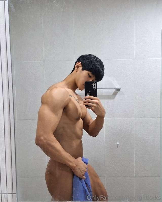 월요일 바디체크 국룰💪🔥  구독자 여러분 이번주는 연휴가있으니 조금만 힘내 보자구요ㅎㅎ 저는 이번주도 바프촬..