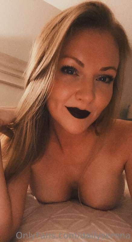Friday feels 💋