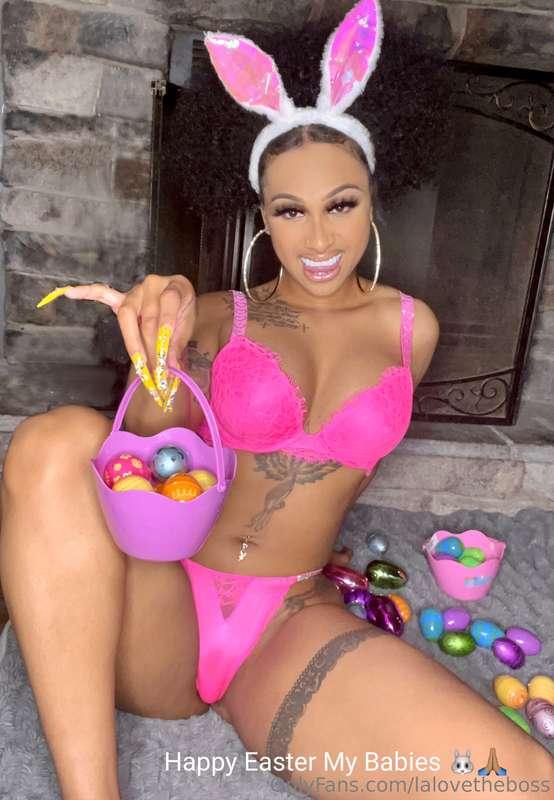 ### HAPPY EASTER BOOS🐰
Because easter came i wanna spoil yal..